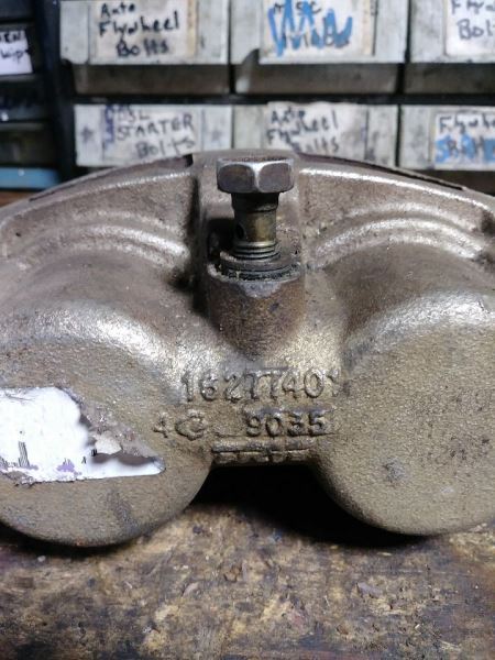 2009 DODGE RAM3500 PASSENGER REAR BRAKE CALIPER. PART NUMBER 68049154AB