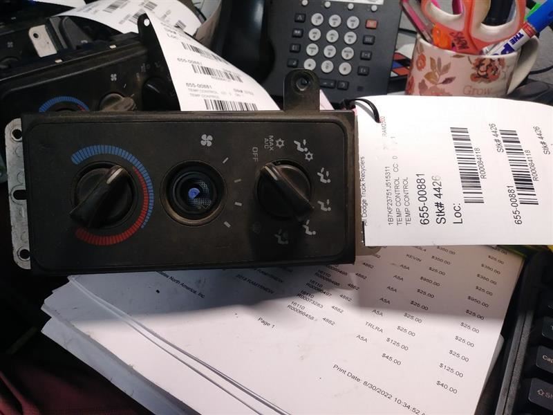 2001 DODGE RAM2500 AC TEMP CONTROLS. PART NUMBER 55056700AD