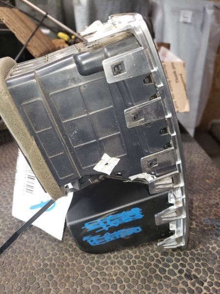 2014 RAM1500 PASSENGER SIDE DASH VENT. TRIM CODE X8. PART NUMBER 1WP29DX9AF