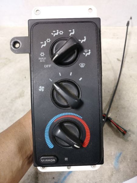 1998 DODGE RAM2500 AC TEMP CONTROLS WITH HEATED MIRRORS. PART NUMBER 55055654AB