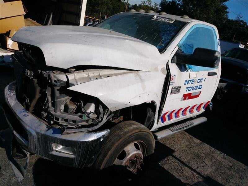 2011 DODGE RAM5500 DASH MOUNTED POWER PORT. PART NUMBER 05082095AB