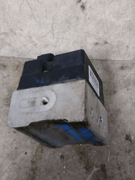 2004 DODGE RAM1500 REAR WHEEL ABS UNIT. PART NUMBER 55366040AC
