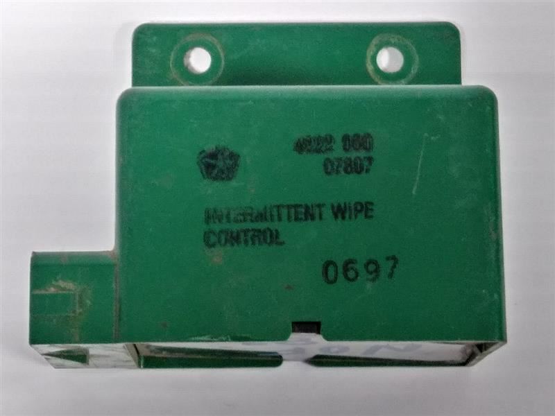 1982 DODGE RAM250 WIPER CONTROL RELAY. PART NUMBER 4222060