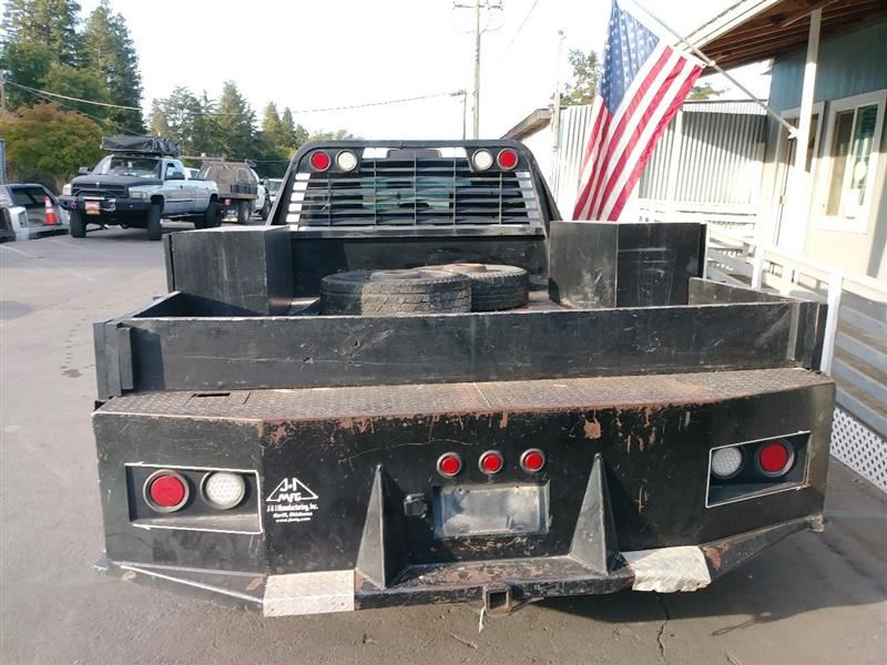 2013 RAM 3500 172.4 INCH WHEELBASE. FLAT BED
