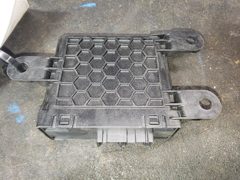 DODGE RAM1500 (NEW BODY STYLE) GATEWAY CONTROL MODULE. PART NUMBER 68403887AB