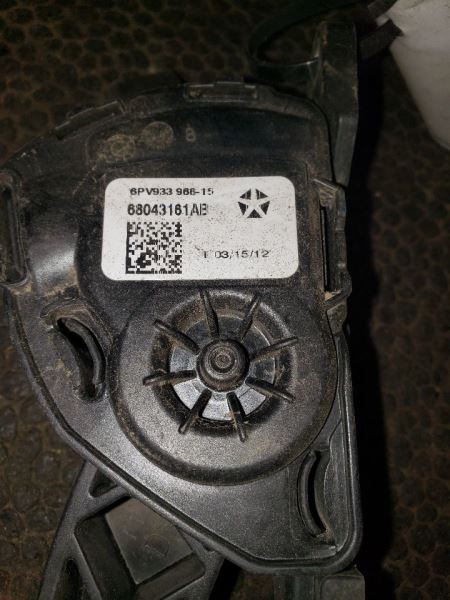 2012 RAM4500 ACCELERATOR PEDAL WITH TPS. PART NUMBER 68043161AB