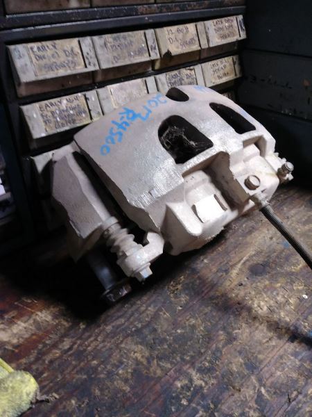 2012 DODGE RAM4500 DRIVER SIDE REAR BRAKE CALIPER. PART NUMBER 68034097AC