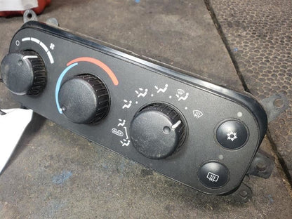 2002 DODGE RAM1500 AC TEMP CONTROLS. PART NUMBER 55056246AC