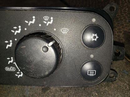 2002 DODGE RAM1500 AC TEMP CONTROLS. PART NUMBER 55056246AC