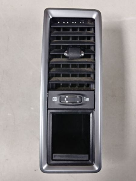 2014 RAM1500 PASSENGER SIDE DASH VENT. TRIM CODE X8. PART NUMBER 1WP29DX9AF