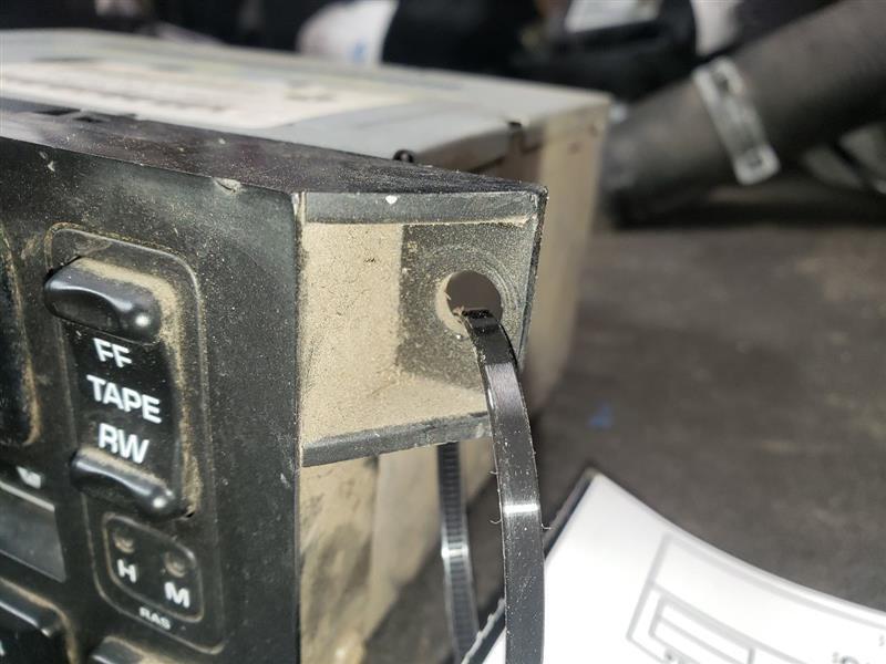 2001 DODGE RAM2500 AM/FM CASSETTE. PART NUMBER 56038933AB