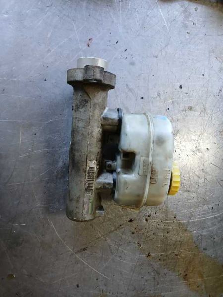 1998 DODGE RAM2500 BRAKE MASTER CYLINDER. PART NUMBER 5011256AB