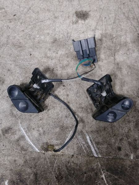 1993 DODGE RAM250 STEERING WHEEL MOUNTED CRUISE CONTROL SWITCHES
