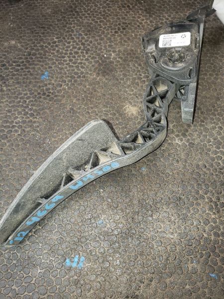 2012 RAM4500 ACCELERATOR PEDAL WITH TPS. PART NUMBER 68043161AB