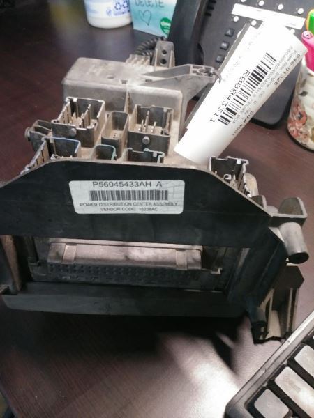 2003 DODGE RAM1500 TOTALLY INTERGRATED POWER MODULE (TIPM). PART NUMBER 56045433