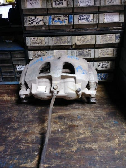 2012 DODGE RAM4500 DRIVER SIDE REAR BRAKE CALIPER. PART NUMBER 68034097AC