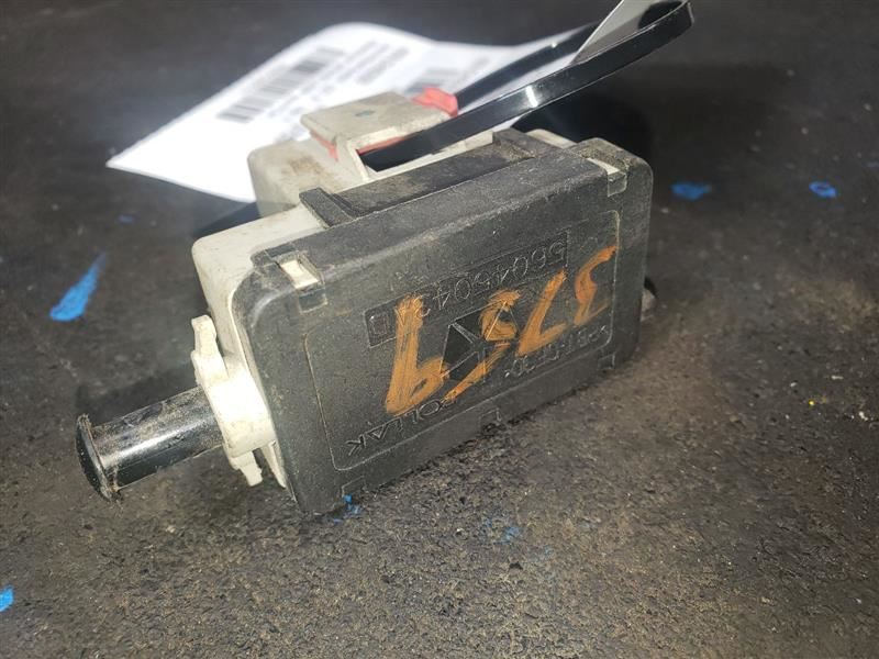 2000 DODGE DURANGO BRAKE LAMP SWITCH. PART NUMBER 5604503AD