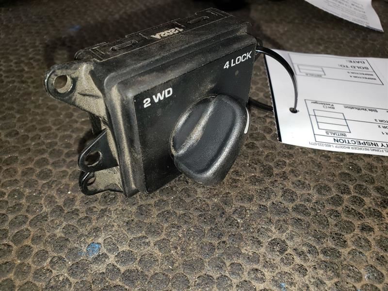 2002 DODGE DURANGO 4WD SWITCH. PART NUMBER 56049399AA