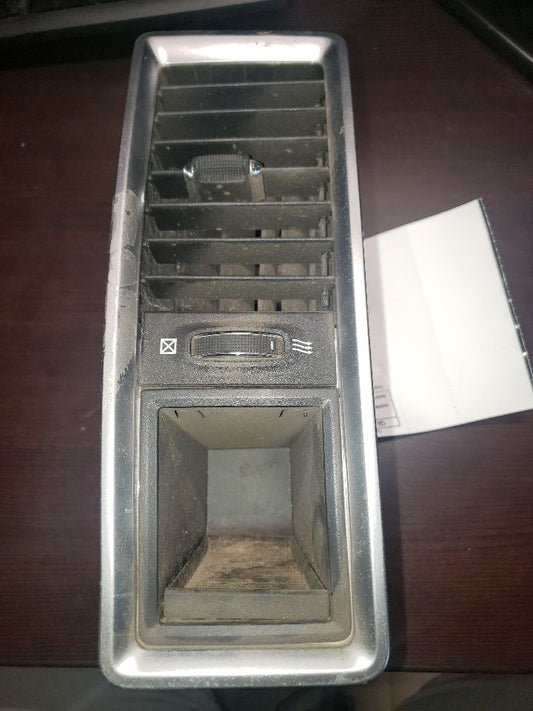 2014 DODGE RAM2500 PASSENGER DASH AIR VENT. PART NUMBER 1WP29DX9AC