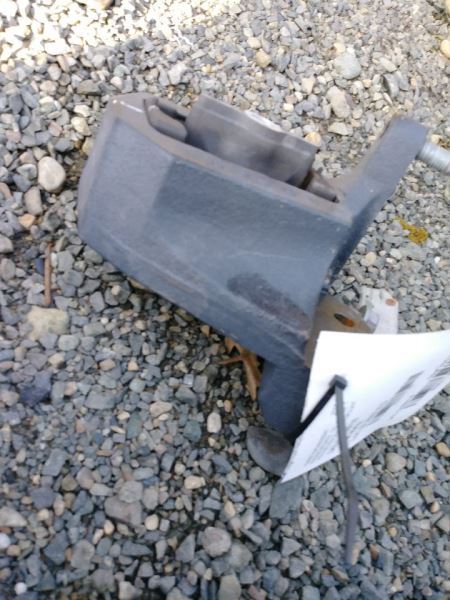 2018 RAM 3.0L TURBO DIESEL 4WD DRIVER SIDE MOTOR MOUNT. PART NUMBER 68159767AE