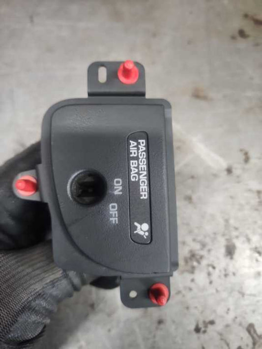 2002 DODGE RAM1500 PASSENGER AIR VENT. PART NUMBER 56045496AA