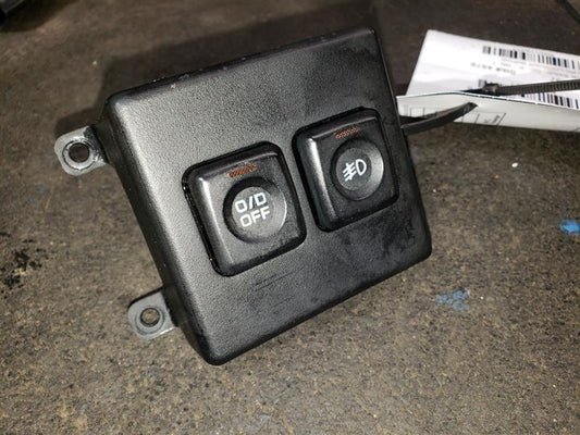 1997 DODGE RAM1500 OVERDRIVE LOCKOUT SWITCH WITH FOG LAMP. PART NUMBER 56007396