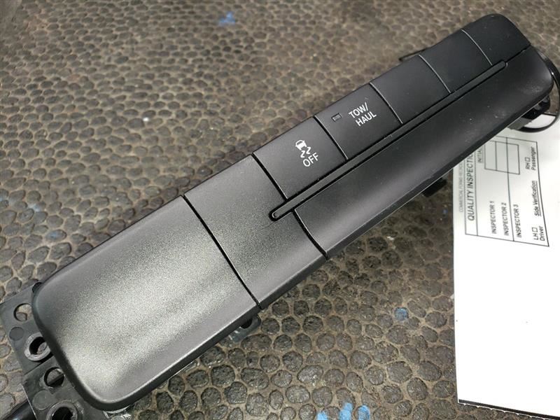 2017 DODGE RAM1500 INSTRUMENT PANEL SWITCHES. PART NUMBER 68247620AA