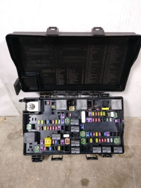 2014 DODGE RAM1500 TOTALLY INTERGRATED POWER MODULE (TIPM). PART NUMBER 68089578