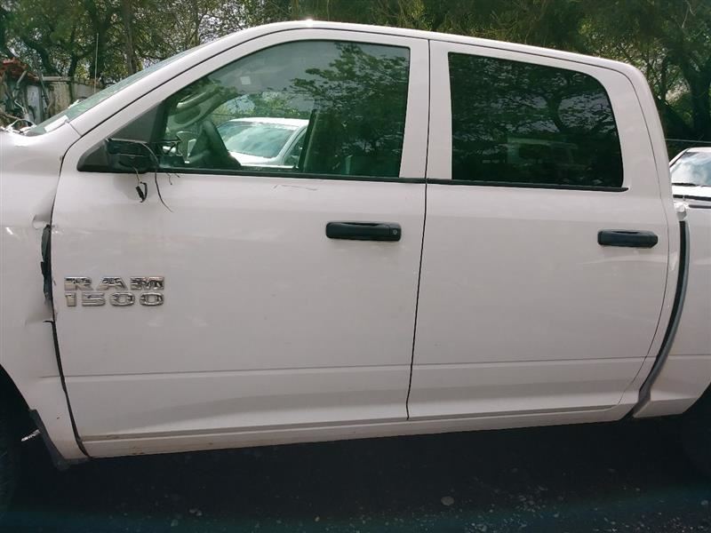 2015 DODGE RAM1500 DRIVER SIDE DASH VENT. TRIM CODE X8. PART NUMBER 1WA62DX9AF